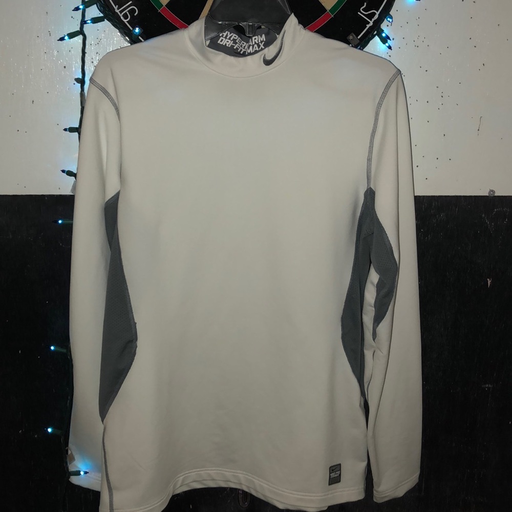 fitted Nike HyperWarm long sleeve Thermal